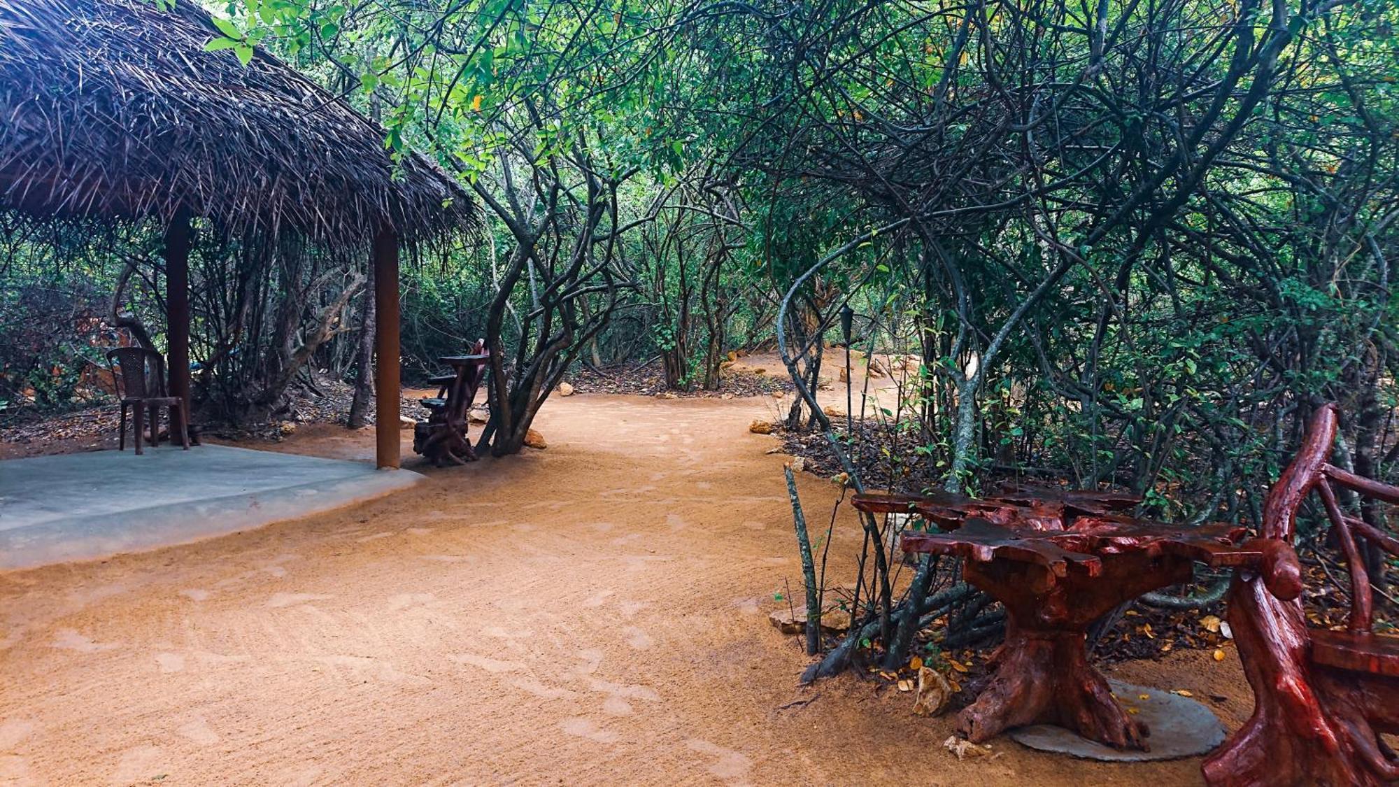 Отель Yala Eco Bush Camp Экстерьер фото